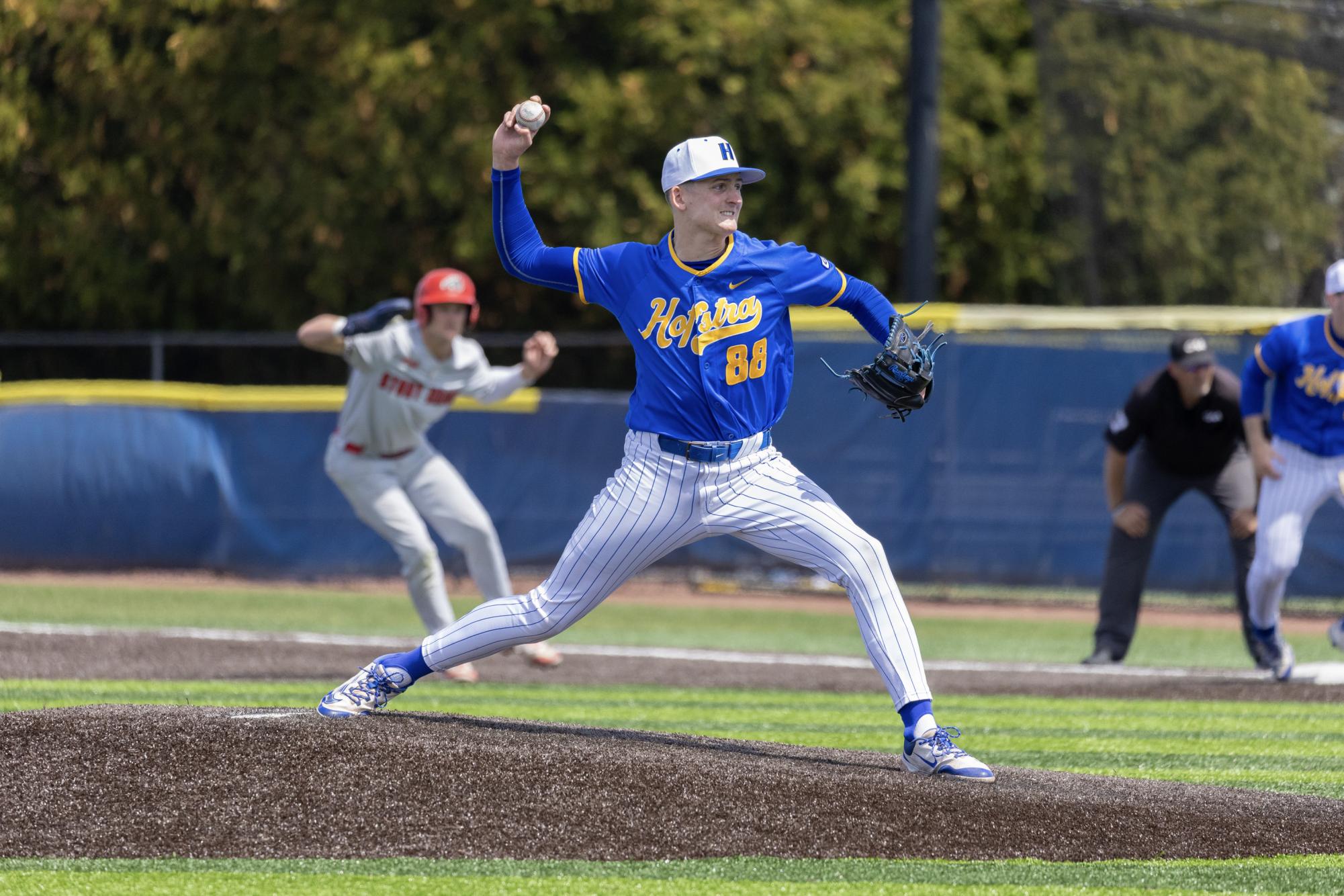 Hofstra suffers sweep in Battle of Long Island