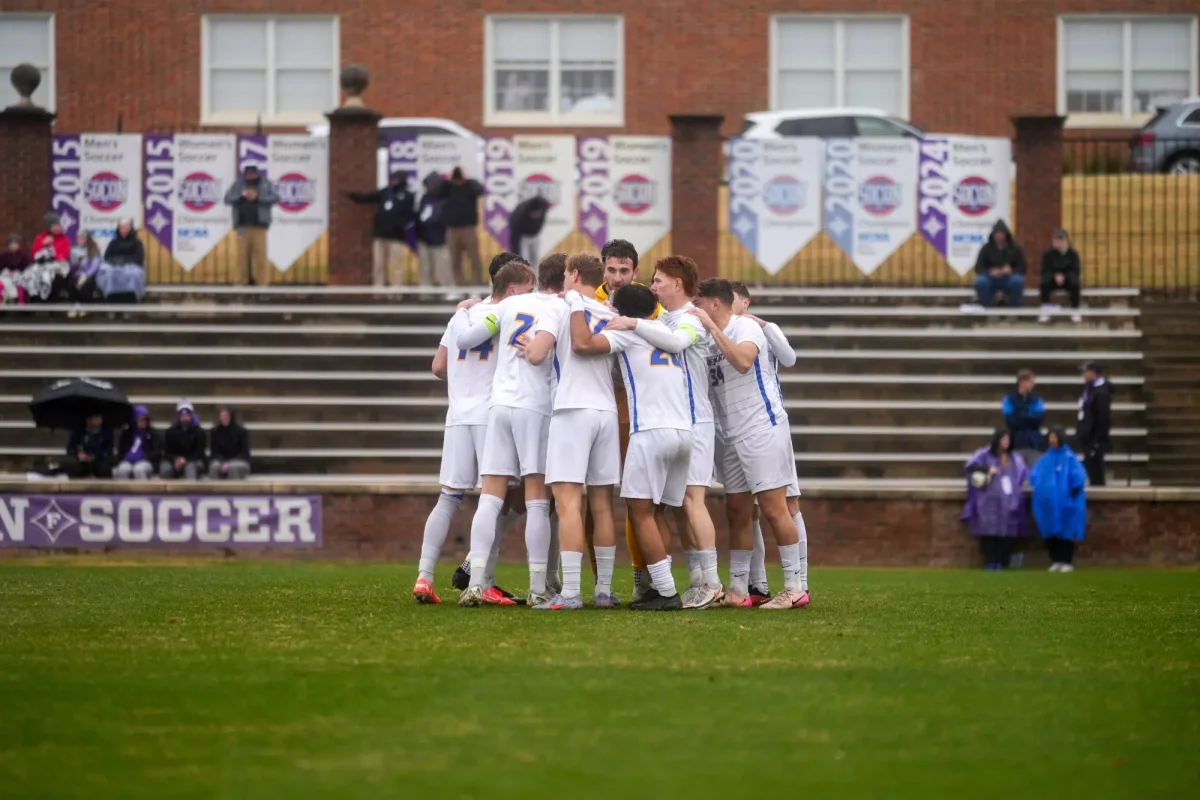 Hofstra's season ends in penalty kicks