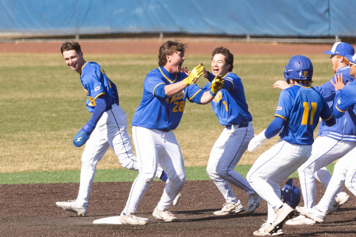 CJ Griggs walks it off for series victory