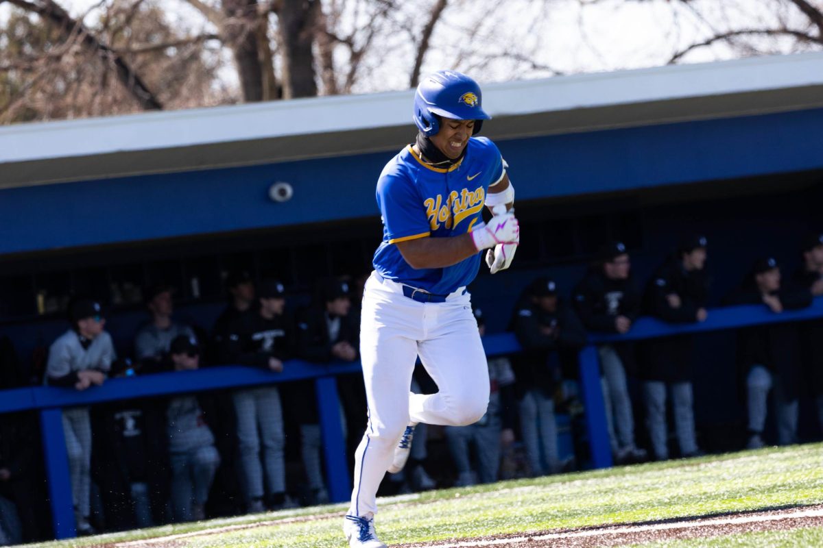 Late-inning offensive explosion propels Pride to victory