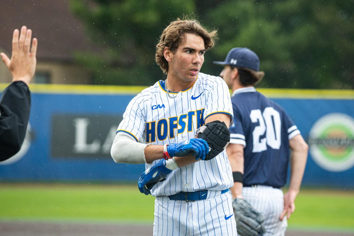 Hofstra run-ruled in regular season finale, clinched spot in conference tournament